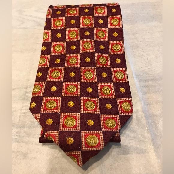 100% Silk Tie by Gianni Versace  Iconic Medusa pattern - Picture 5 of 11